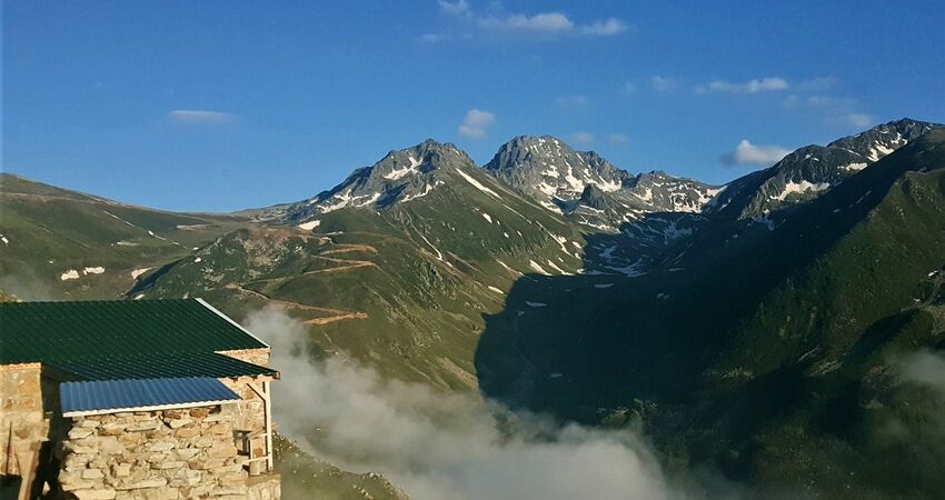 Kaçkar Dağlarının Zirvesine Yolculuk / Trekking Turu