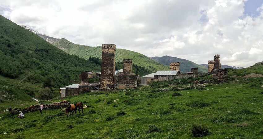 Kafkaslara Yolculuk / Svaneti - Mestia-Ushguli / Doğa,Kültür,Fotoğraf ve Treking Turu 