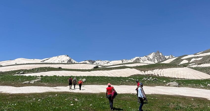 Hakkari Coğrafyasında ,Doğa, Fotoğraf ve Kültür Turu